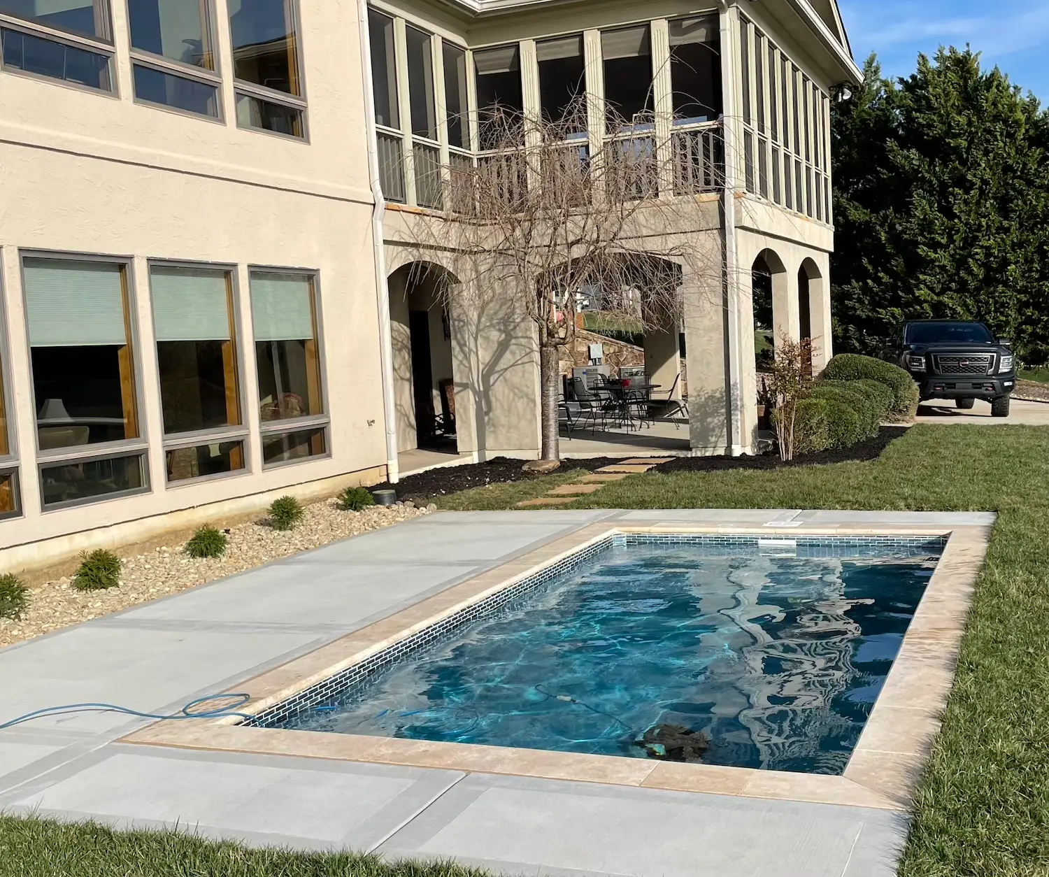 Plunge pool in knoxville tennessee, concrete deck with tile