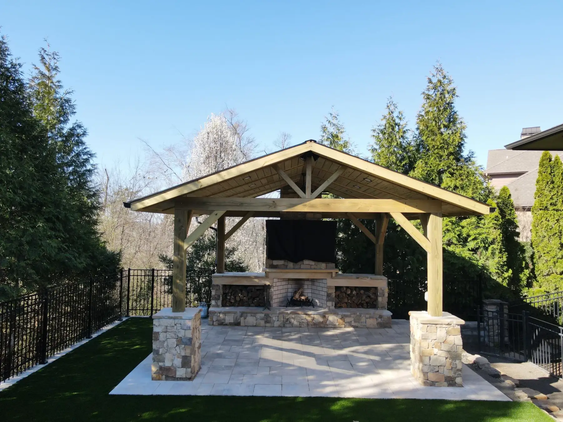 outdoor-lounge-area-knoxville-022